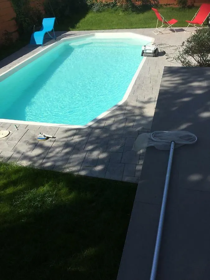 Cugnaux Toulouse Metropole Ouest Chambre Privee De Luxe - Sdb Wc Privee Terrasse Piscine Aqua Bike 0*,  France
